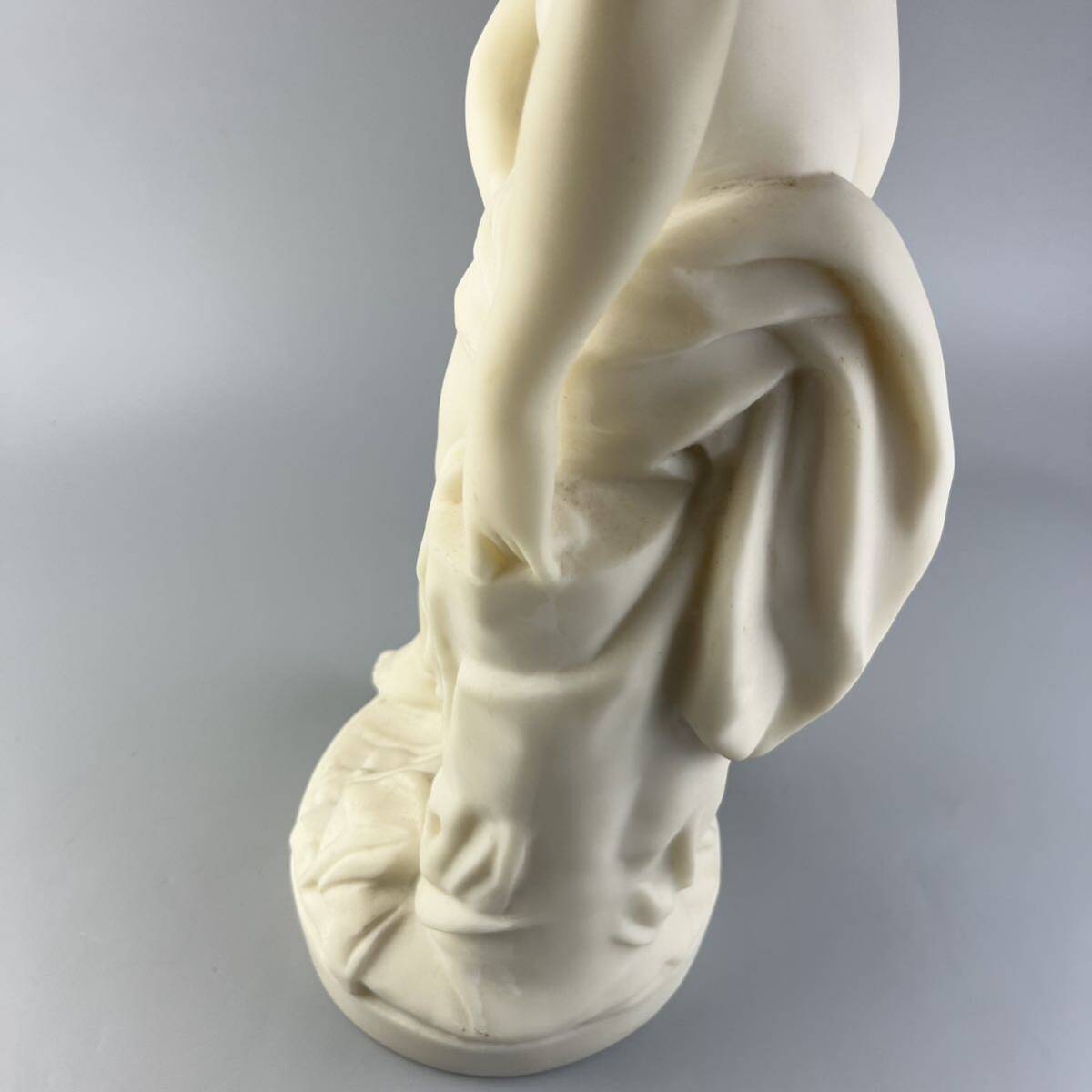 【8月末まで】湯浴みのヴィーナス　人物像 女神 Yahoo!オークション - 西洋彫刻 大理石 水浴する女 女神像 裸婦