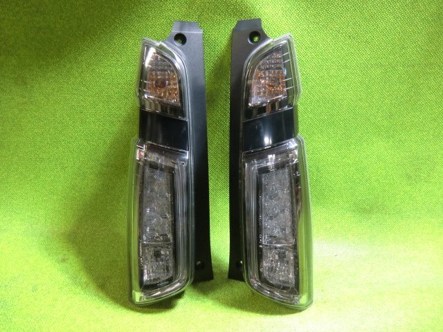 【ジャンクパーツ】【個人宅配送不可】2016(H28) N-WGN DBA-JH1 左右テールライト W1399 左右ともレンズ角欠け