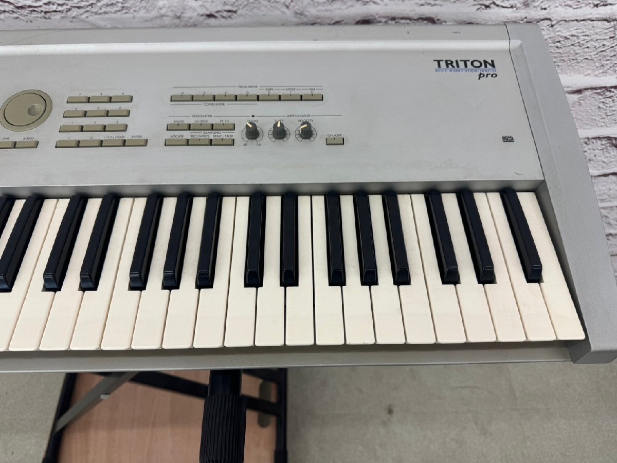 *t885 used *KORG triton pro Korg synthesizer 