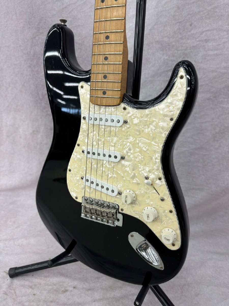 □t1023　ジャンク★Fender 　フェンダー　Mexico Stratocaster #MN8120338　エレキギター　セミハードケース付