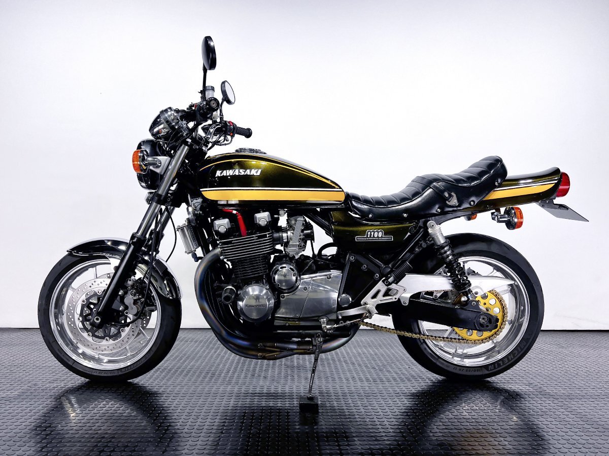 極上品 カワサキ ゼファー1100 外装一式 最終型 火の玉カラー 極上品 カワサキ ゼファー1100 外装一式 最終型 火の玉カラー