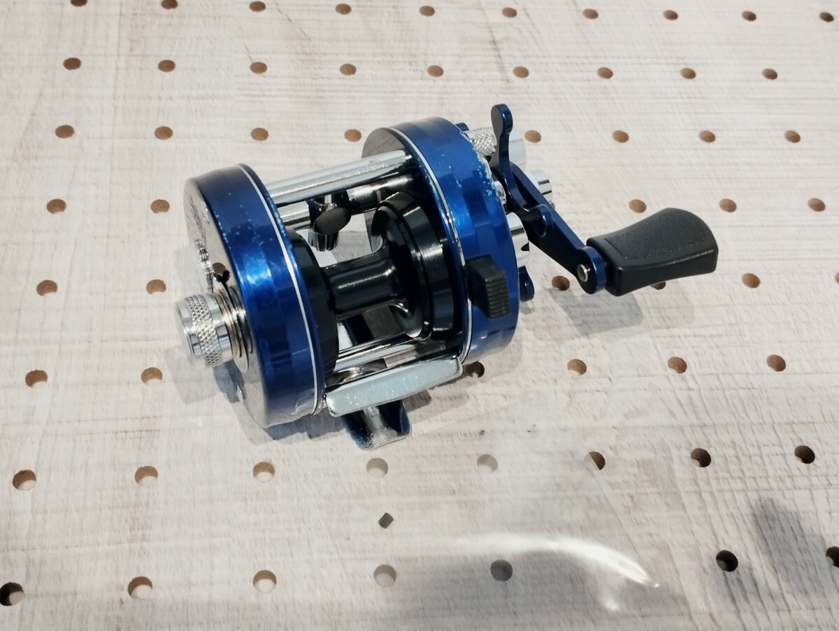 アブガルシア】 アンバサダー 1500C ミッドナイトブルー FN アブガルシア】 アンバサダー 1500C ミッドナイトブルー FN