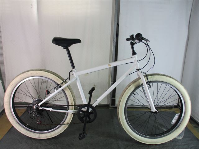 Ｄ782　★16800円★整備済み ファットバイク　中古自転車 【26インチ　白】入札お待ちしております(*^▽^*)