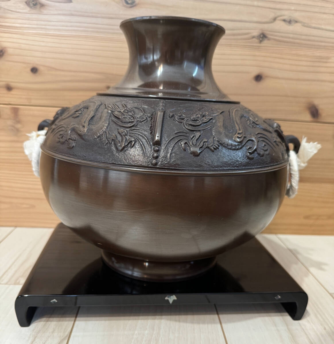 高岡銅器 花瓶 希少 高岡銅器 錆銅 花瓶 花器 真峰作 高さ 約26cm 共箱 台付き(花器