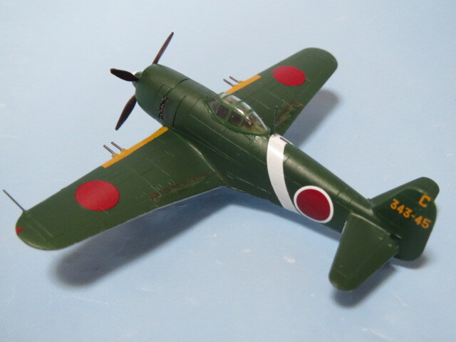 完成品 1/144 PLATZ 局地戦闘機 紫電改 第343海軍航空隊 鷲淵 孝 完成品 1/144 PLATZ 局地戦闘機 紫電改 第343海軍航空隊 鷲淵 孝