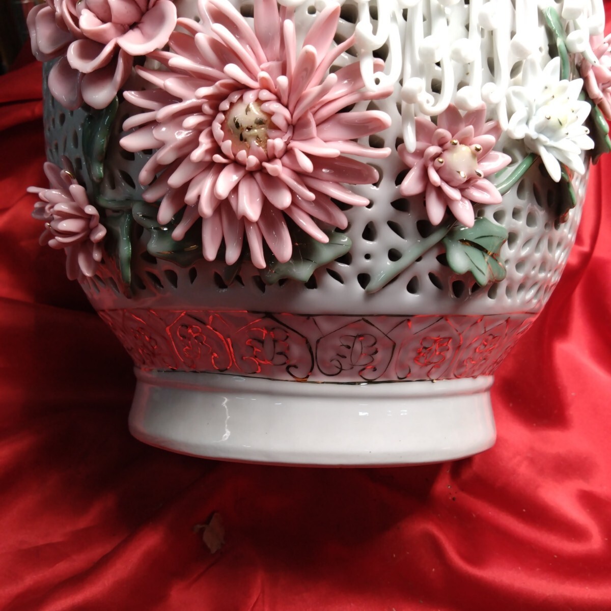  ornament vase flower base ... gorgeous 