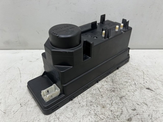 ★ ベンツ C200 ステーションワゴン W202 Cクラス 99年 202080 ドアロックポンプ 2108001548 (在庫No:55730) (3647)