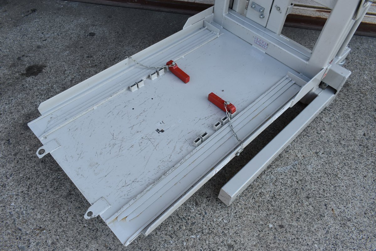 Yahoo!オークション - 不二産業 ハンドリフター L-2HNB 200kg Yahoo!オークション - 不二産業 ハンドリフター L-2HNB 200kg