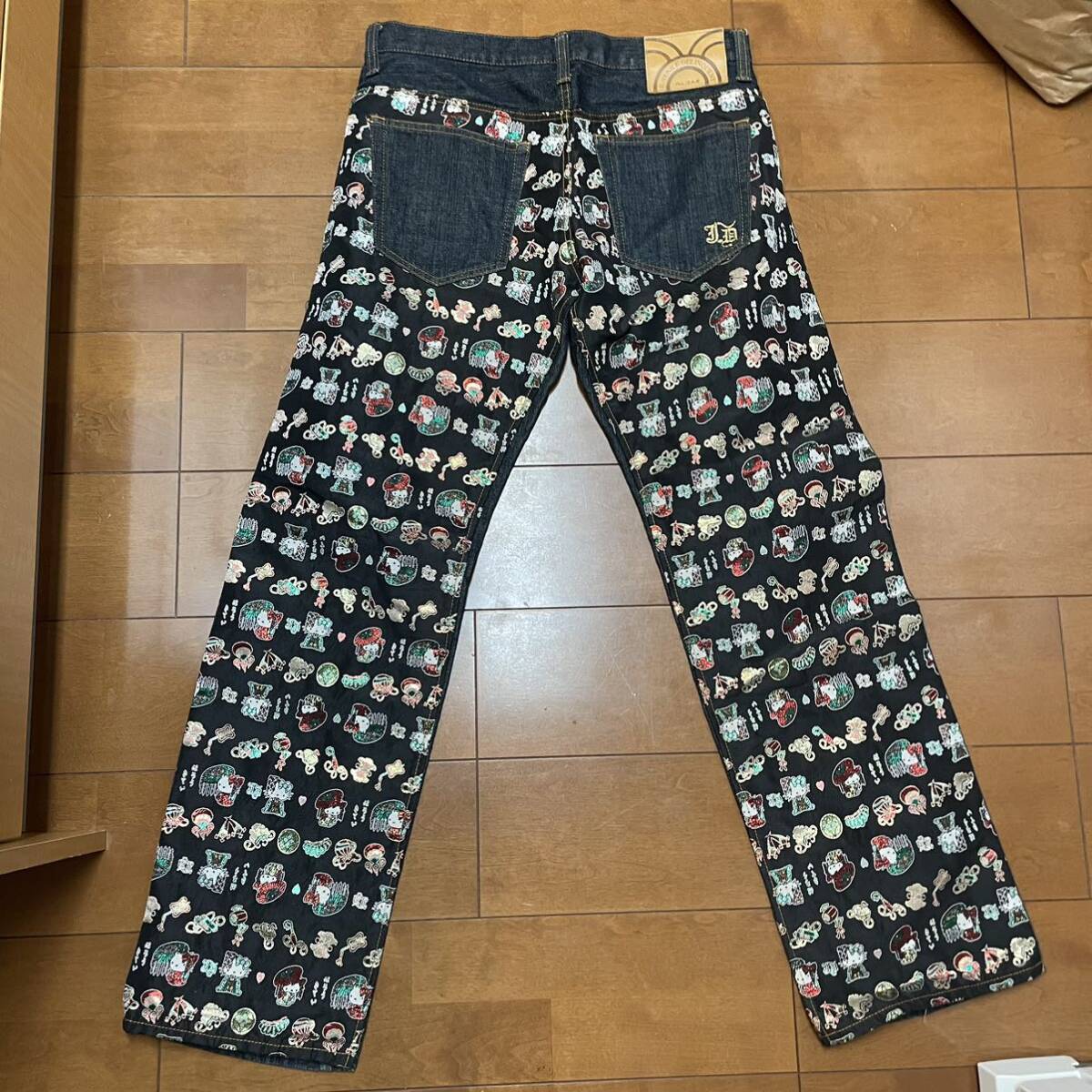 JUVENILE DELINQUENT×ハローキティ 岡山児島産 ジーンズ デニム JUVENILE DELINQUENT×ハローキティ 岡山児島産 ジーンズ デニム