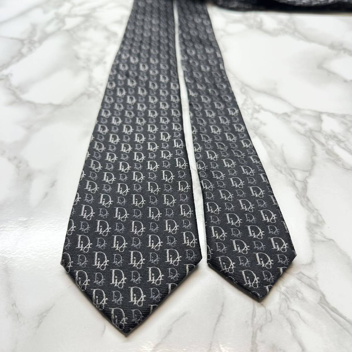 極美品 現行タグ 定番 DIOR ネクタイ シルク100% オブリーク 極美品 現行タグ 定番 DIOR ネクタイ シルク100% オブリーク