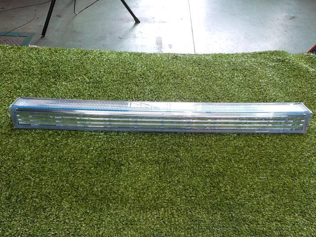 エスティマハイブリッド AHR20W リアガーニッシュ 中央部分　クリアブルーレンズ