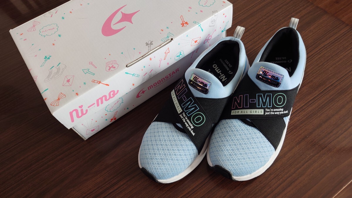 24.5　ムーンスター　おしゃれな女の子に大人気のni-moスニーカー　ほぼ新品　美品　送料無料　箱付き