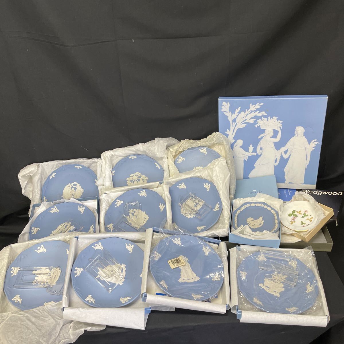 未使用 保管品 WEDGWOOD ウエッジウッド 13点 まとめ プレート 大皿 小皿 クリスマスプレート 1994〜2003 ジャスパー イヤープレート 1