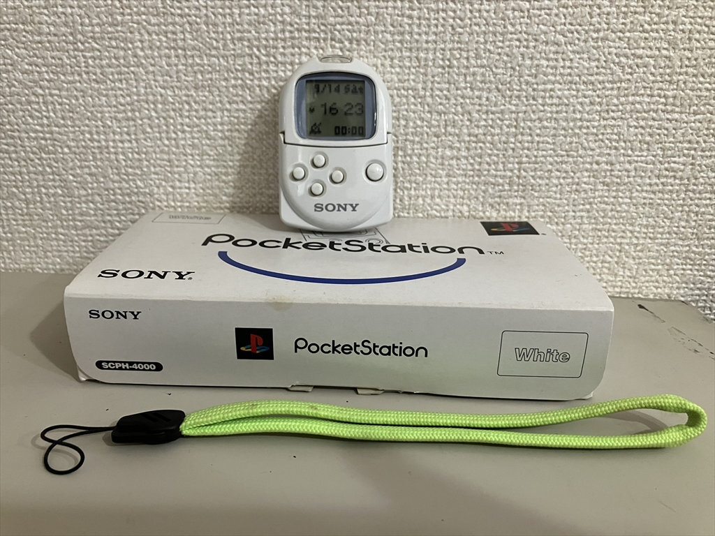 ソニー ポケットステーション ホワイト SCPH-4000【動作確認済み・箱・説明書・ストラップあり】