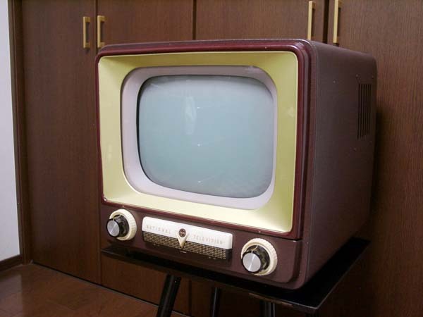 真空管白黒テレビ 日立初期型 11チャンネル式 ビデオ入力端子