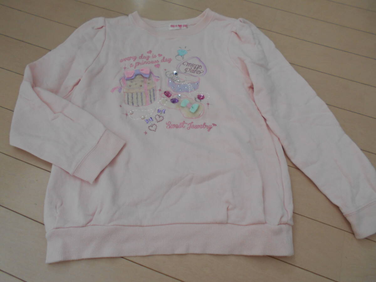 MEZZOPIANO　エロ 16 mezzopianoメゾピアノ  ラインストーン＆ロゴ刺繍パフ袖トレーナー140(トレーナー)｜売買されたオークション情報、yahooの商品情報をアーカイブ公開 - オークファン  女の子用