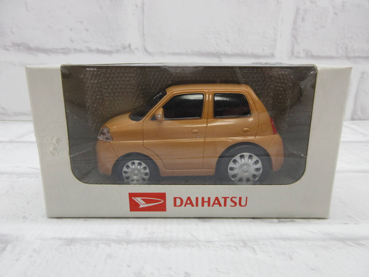 ミニカー　ダイハツ　エッセ　オレンジ　プルバックカー　非売品　カラーサンプル