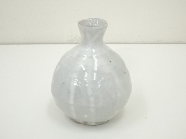 ys7120060; 宗sou 虎渓山　水月窯造　粉吹風(fēng)花入（共箱）【道】