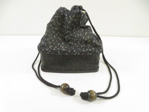 ys7116659; 宗sou 和装小物 竹籠巾着バッグ 小花尽くし模様【リサイクル】【着】