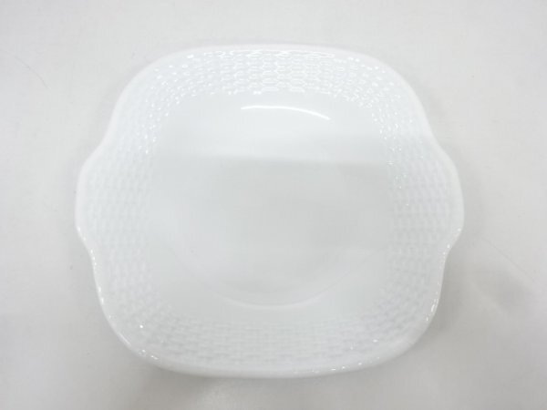 ys7063137; 宗sou WEDGWOOD ホワイトフルーテッド スクエアプレート【道】