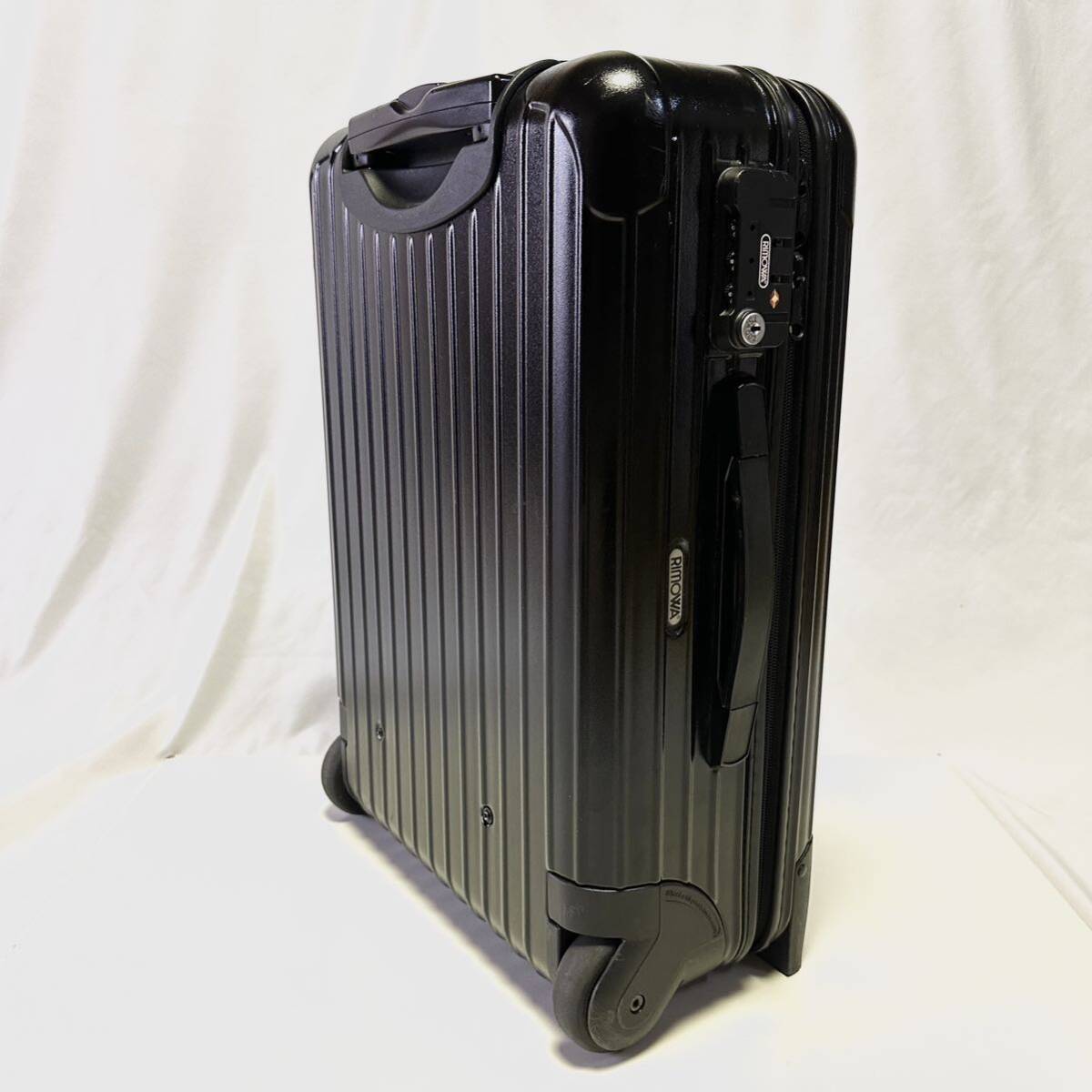 希少 RIMOWA リモワ スーツケース サルサ 33L 機内持ち込み 希少 RIMOWA リモワ スーツケース サルサ 33L 機内持ち込み