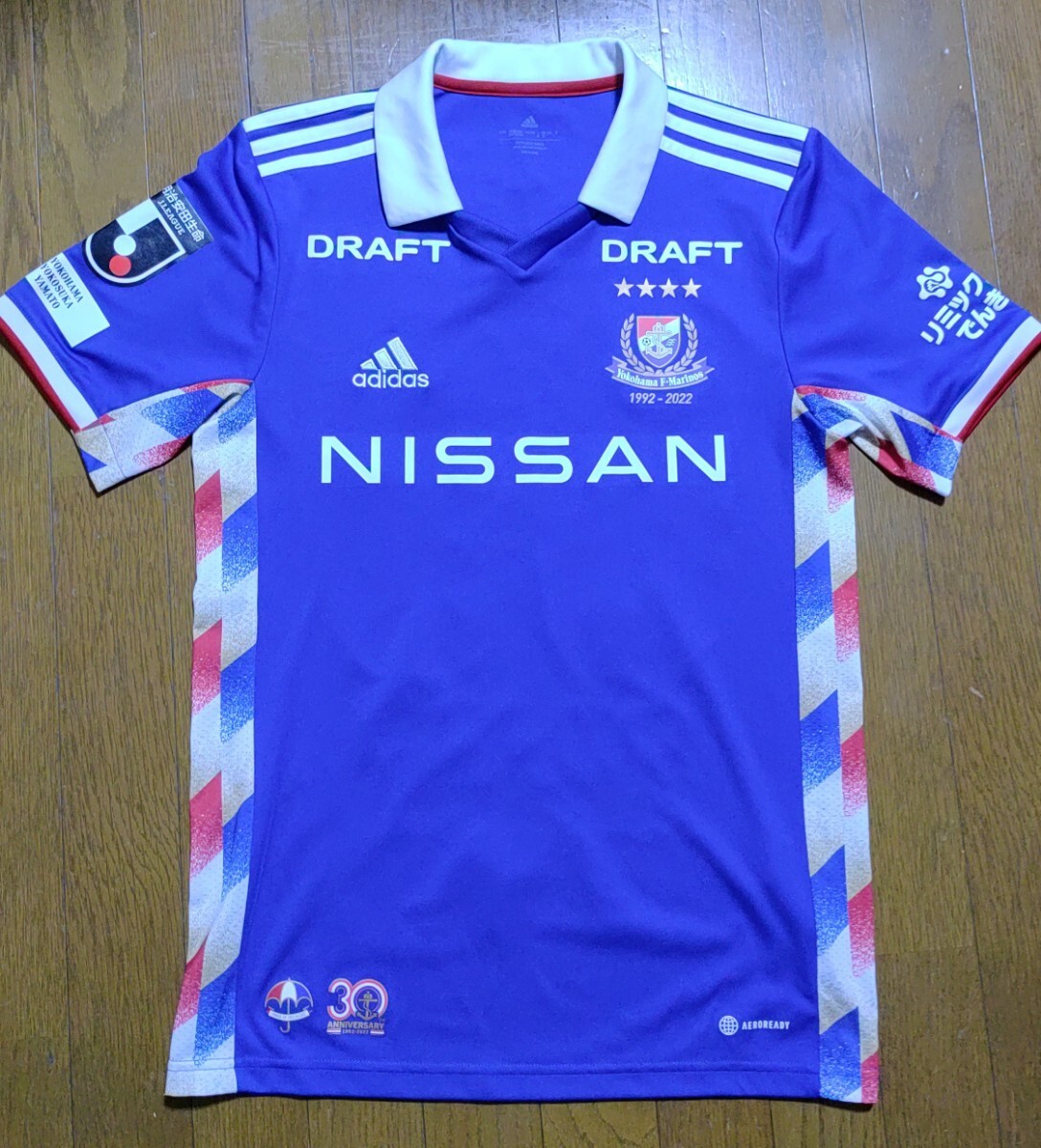 未使用 2022年 横浜F マリノス 30周年 記念 ユニフォーム M 未使用 2022年 横浜F マリノス 30周年 記念 ユニフォーム M
