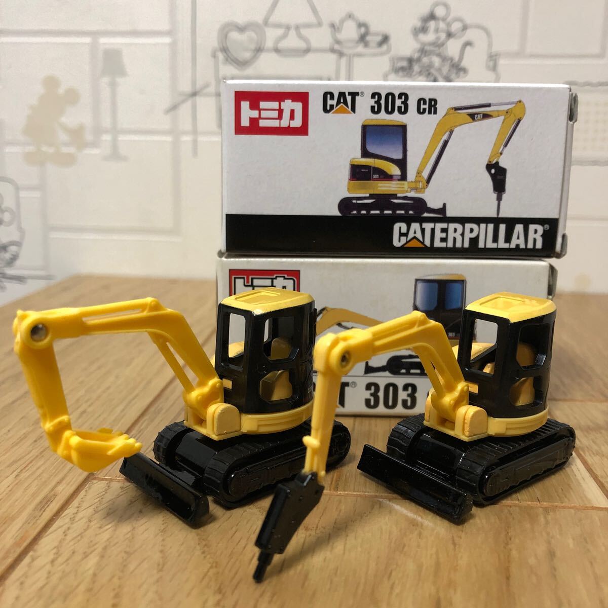 Yahoo!オークション - 特注トミカ CAT 303 CR 2台セット Yahoo!オークション - 特注トミカ CAT 303 CR 2台セット