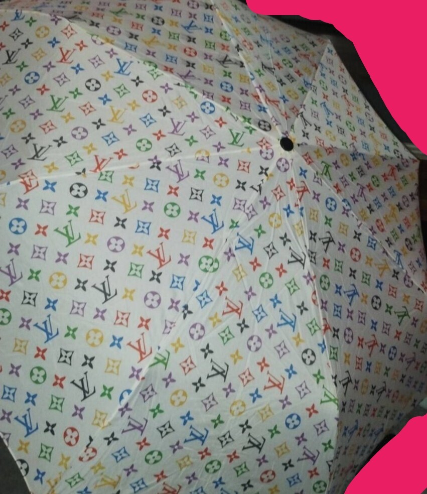 LOUIS VUITTON 折りたたみ傘 折りたたみ傘 マルチカラー 希少品 LOUIS VUITTON 折りたたみ傘 折りたたみ傘 マルチカラー 希少品
