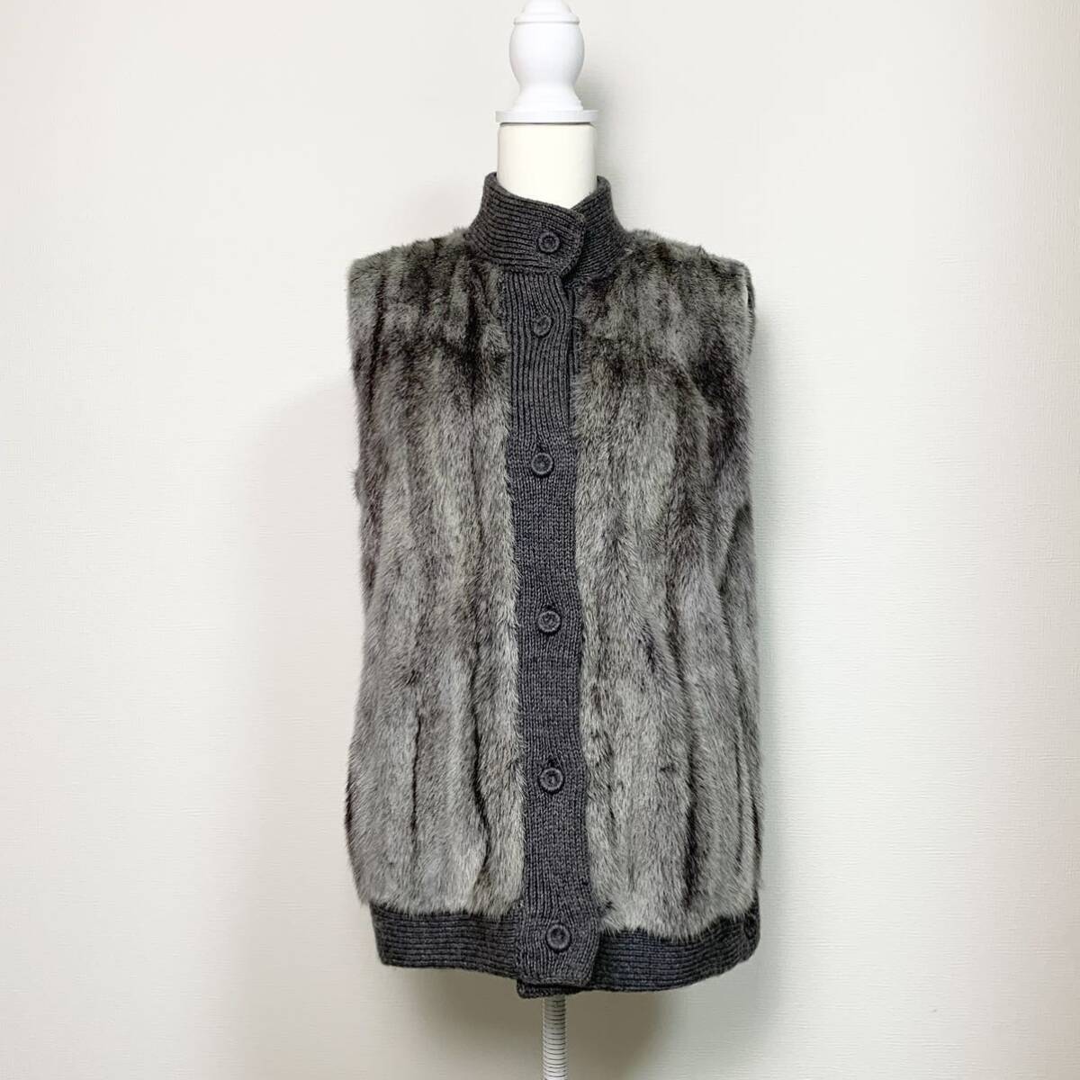 【美品/希少デザイン】カラーミンク MINK 染め ニット 切り替え ベストコート リアルファー 毛皮 レディース ボタン 着丈66cm
