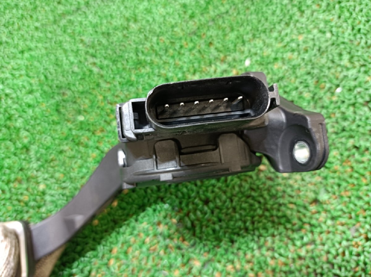 ボルボ アクセルペダル V70 DBA-BB5254W, 2010 #hyj NSP179509