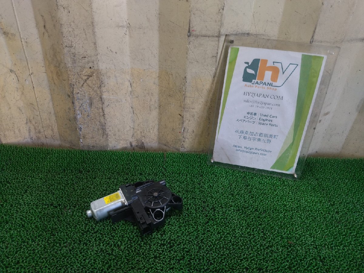 ボルボ 右 フロントウィンドウレギュレータモーター V70 DBA-BB5254W, 2008 #hyj NSP181249