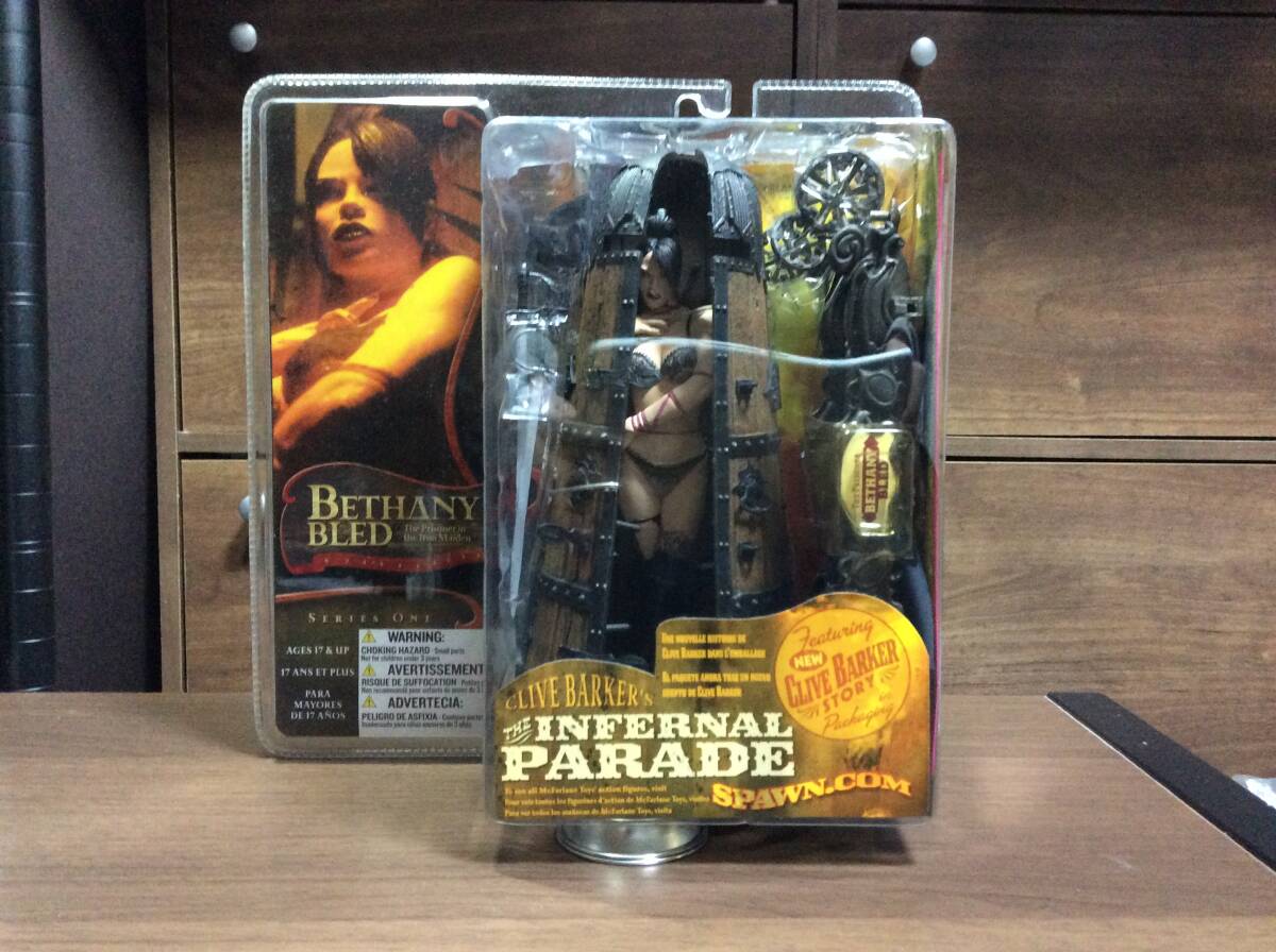 【未開封】マクファーレン クライブバーカー インファーナルパレード べサニー・ブレッド McFarlane's The Infernal parade BETHANY BLED