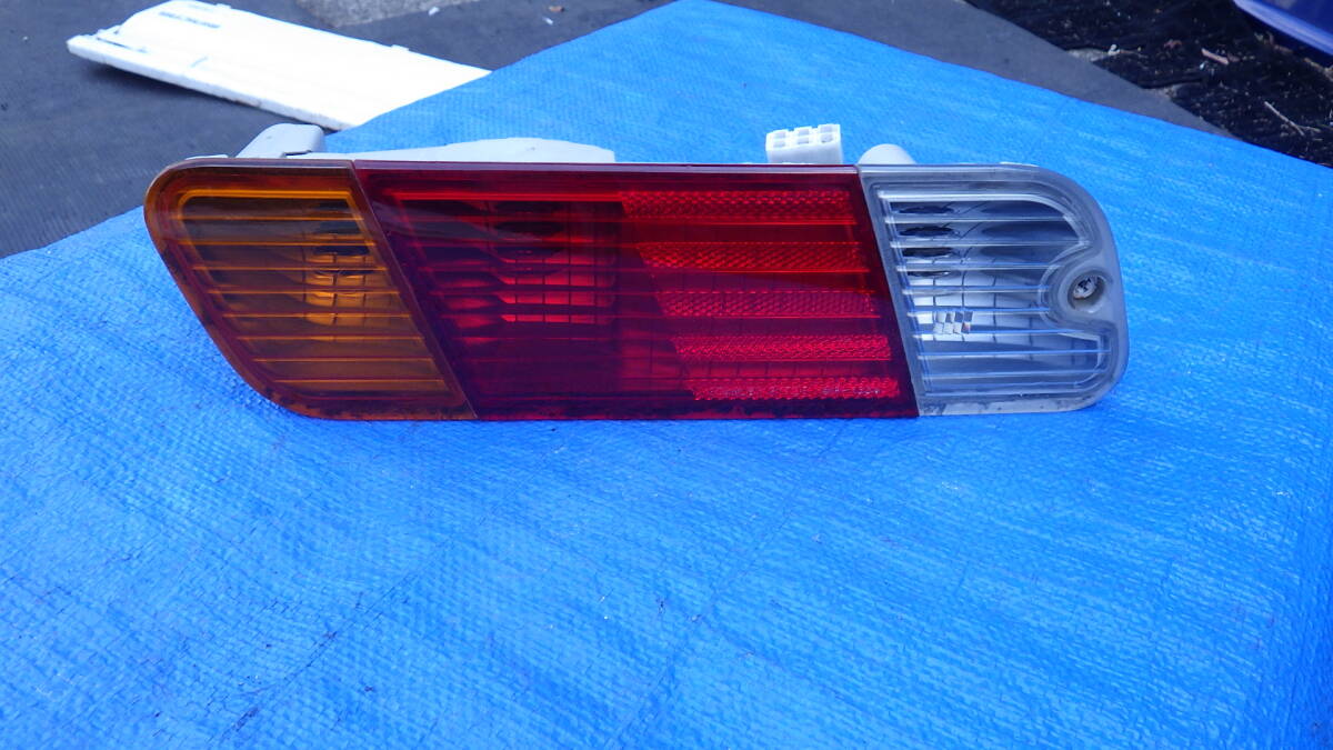 三菱 U61T U62T U71T U72T ミニキャブ クリッパー テールライト ランプ レンズ 左側 助手席側 L STANLEY R1725 管K0920-9