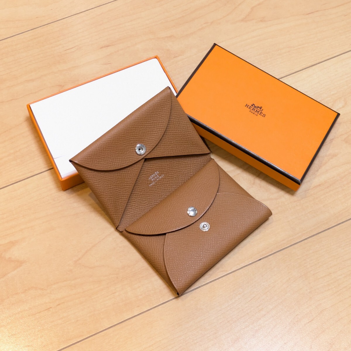 新品 HERMES CALVI DUO ゴールド エルメス カルヴィ デュオ 財布 新品 HERMES CALVI DUO ゴールド エルメス カルヴィ デュオ 財布