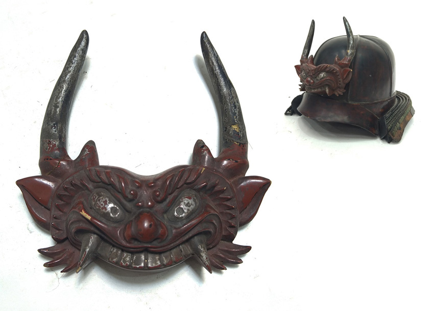 獅噛前立　うぶ品　＊兜鎧甲冑武士戦陣弓刀鞍鐙鍔目貫縁頭大名侍