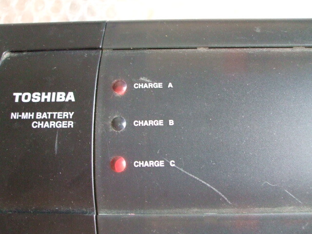  Toshiba Ni-MH зарядное устройство для аккумулятора дополнение с батарейкой Junk 