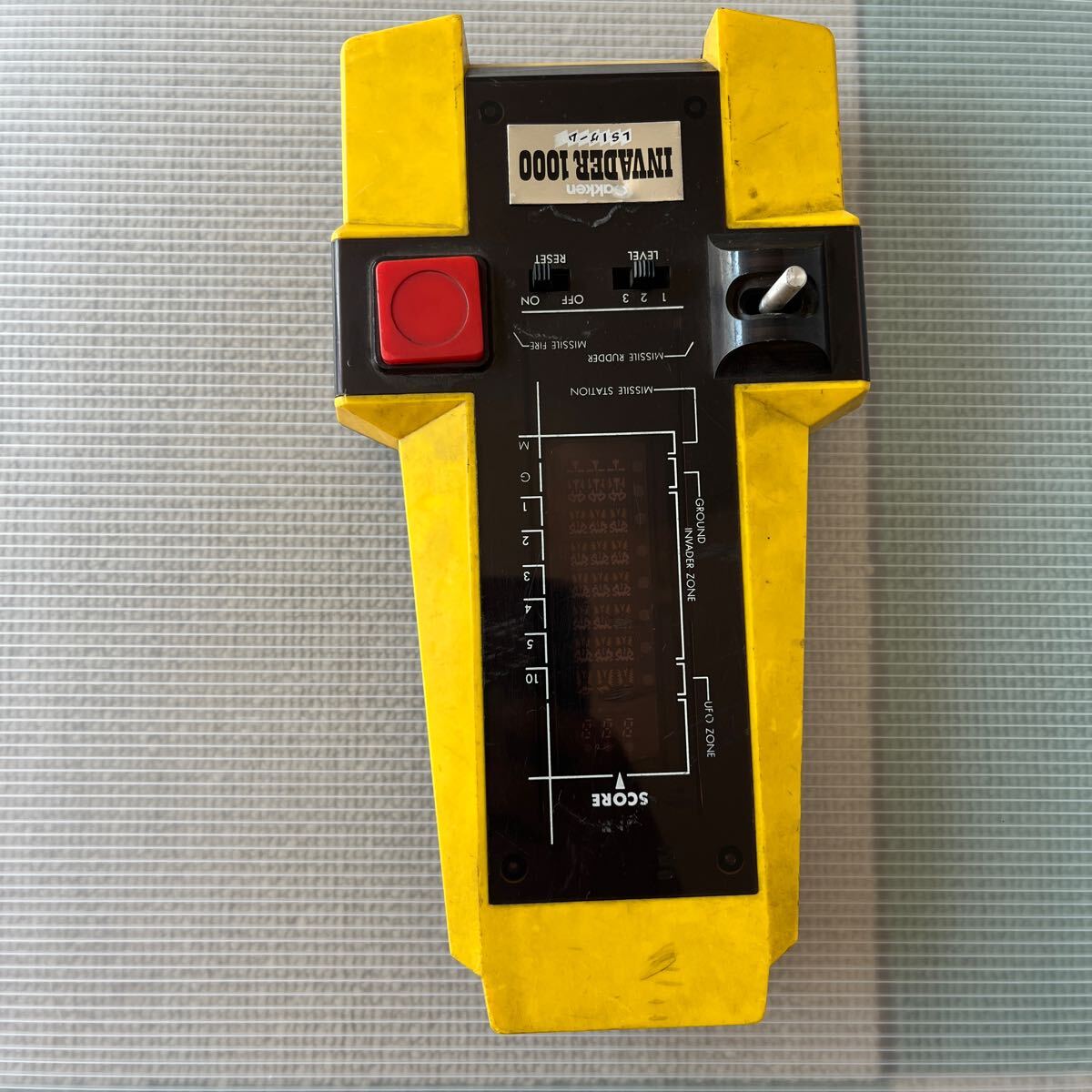 Yahoo!オークション - 学研インベーダー INVADER 1000 LSIゲーム