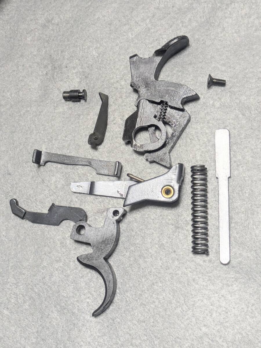 MGC製 パイソン（未発火）内部部品一式 ABSモデルガン【動作品】