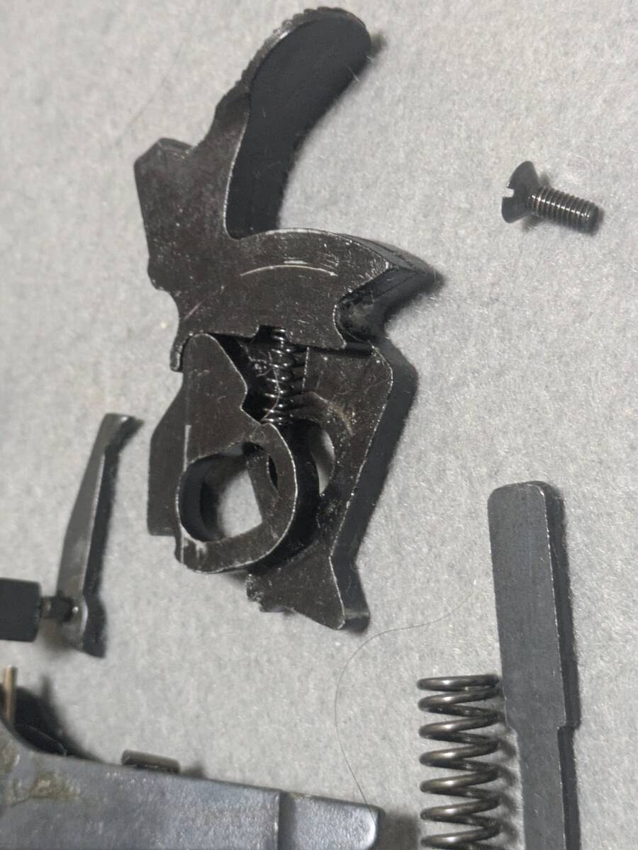 MGC製 パイソン（未発火）内部部品一式 ABSモデルガン【動作品】