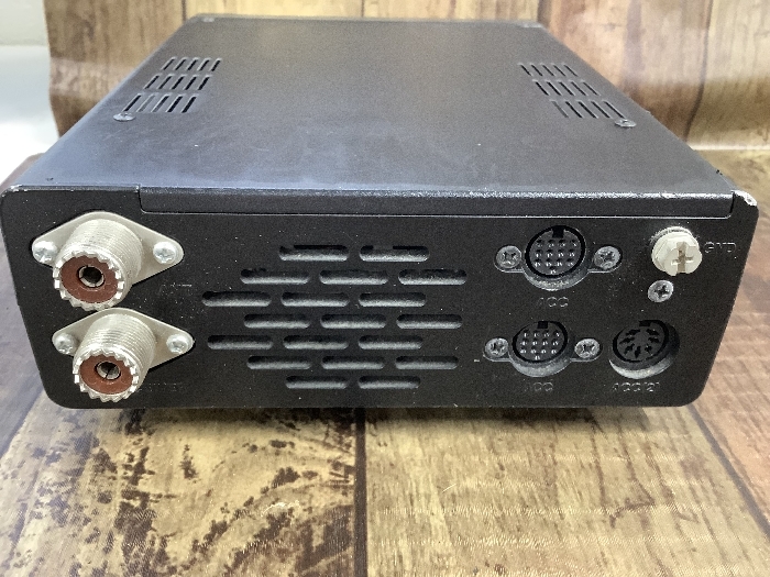 【中古・良品】ICOM オートアンテナチューナー AT-180 ICOM AT-180 アンテナチューナー(Z1a ICOM AT-180 アンテナ