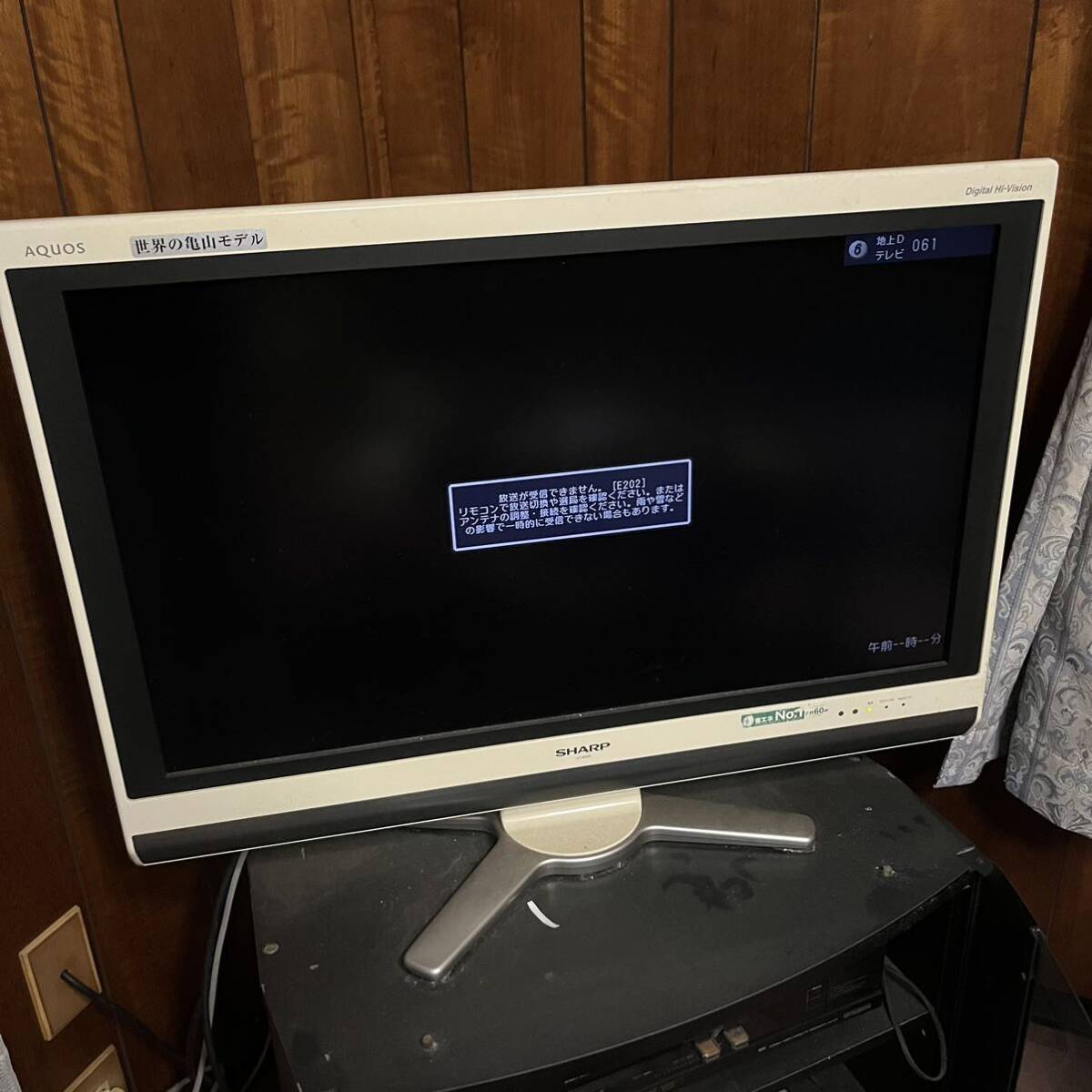 液晶テレビ シャープ AQUOS SHARP 世界の亀山モデル LC-32DE5 液晶テレビ シャープ AQUOS SHARP 世界の亀山モデル LC-32DE5