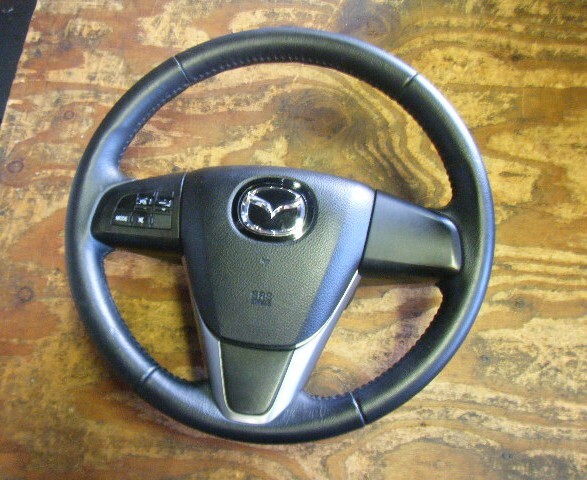 平成23年 MPV DBA-LY3P 純正 レザー 革 ステアリング ハンドル スイッチ付き