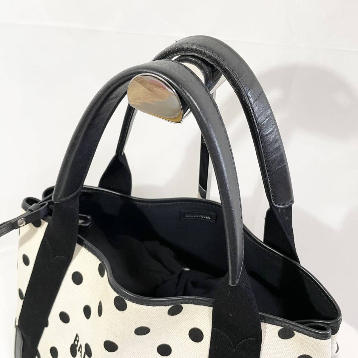 美品】 正規品 バレンシアガ ハンドバッグ トートバッグ カバス 美品】 正規品 バレンシアガ ハンドバッグ トートバッグ カバス