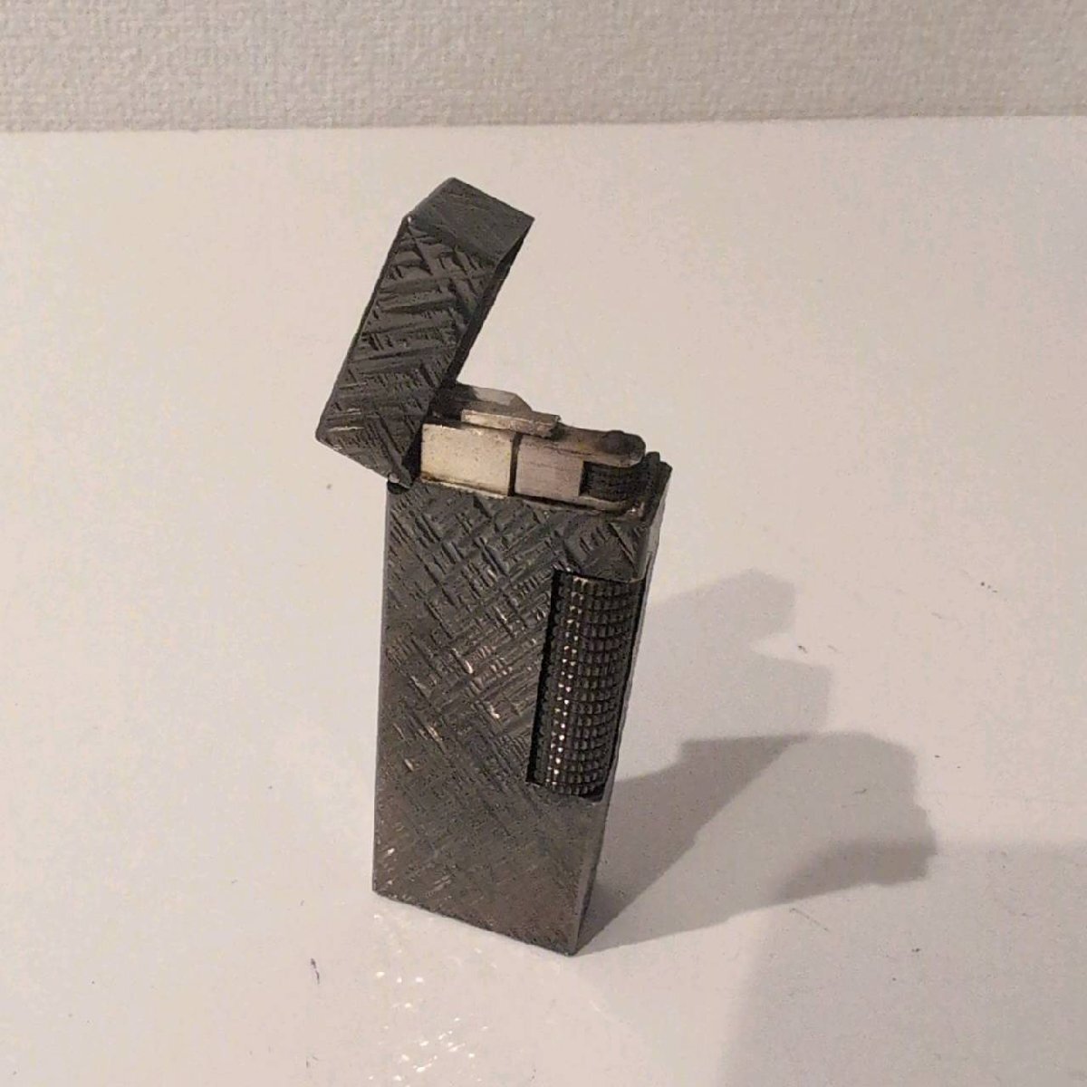 0713　ダンヒルライター　シルバー　型番 US　RE24163　着火未確認　縦6.5ｃｍ　横2.5ｃｍ