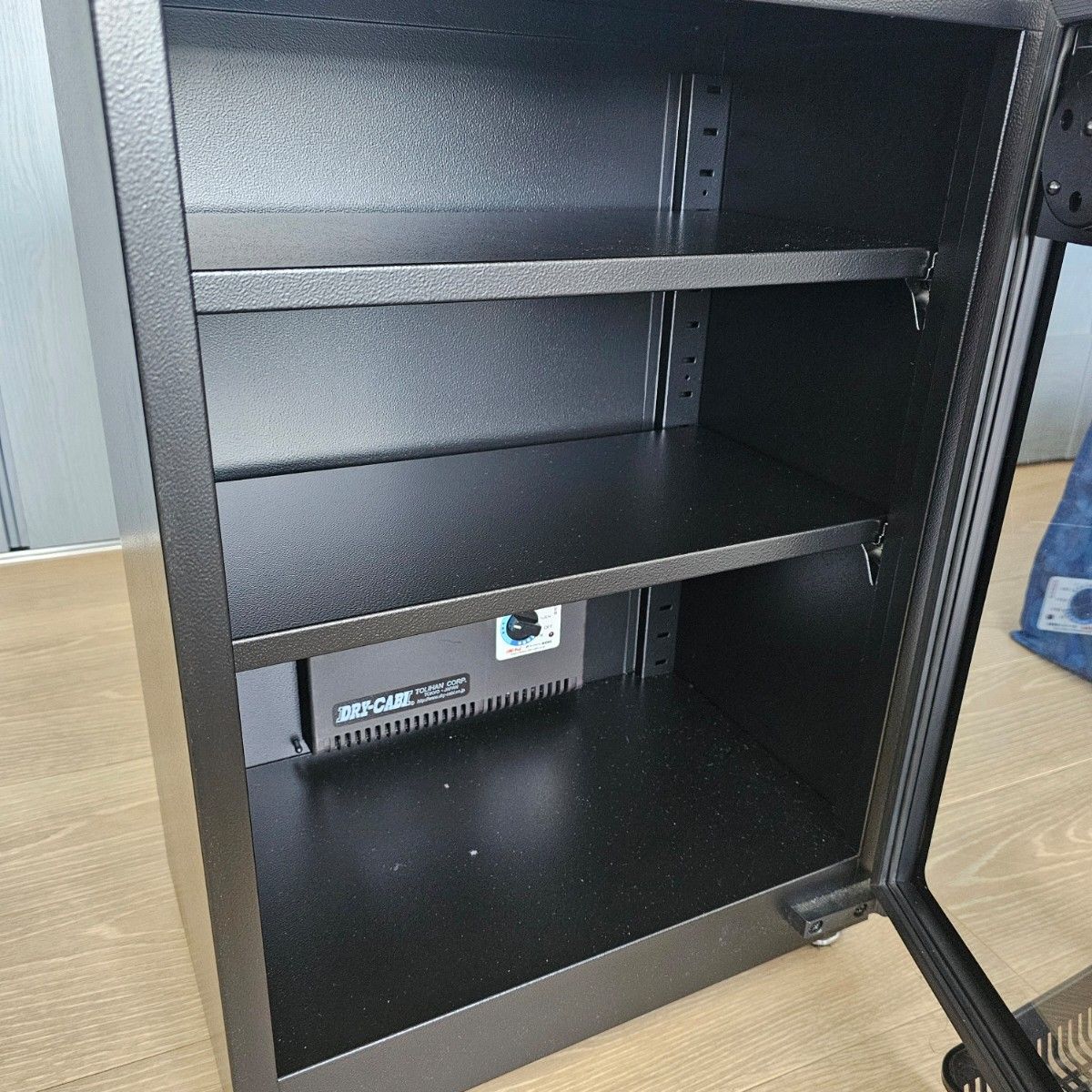 美品　トーリ?ハン ドライキャビネット 防濕庫(kù) EC-50-M2 47L