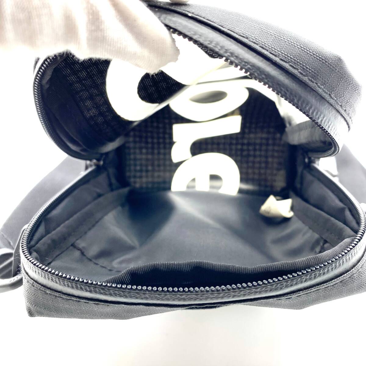 21ss Supreme Neck Pouch シュプリーム ネックポーチ 黒色 21ss Supreme Neck Pouch シュプリーム ネックポーチ 黒色