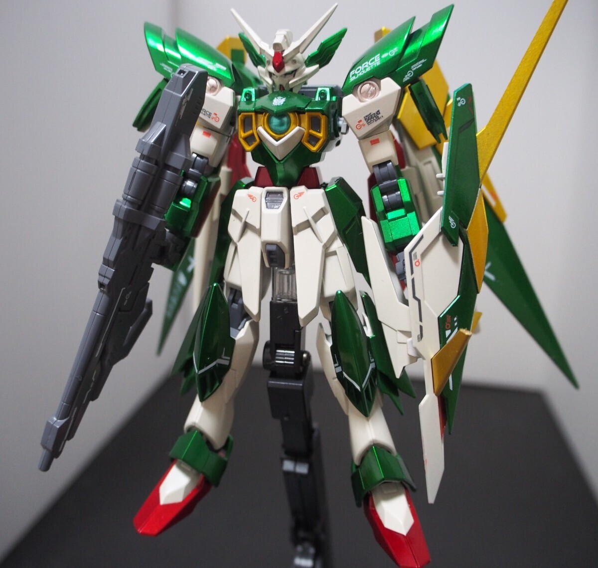 HGガンダムフェニーチェリナーシタ 塗装済み完成品