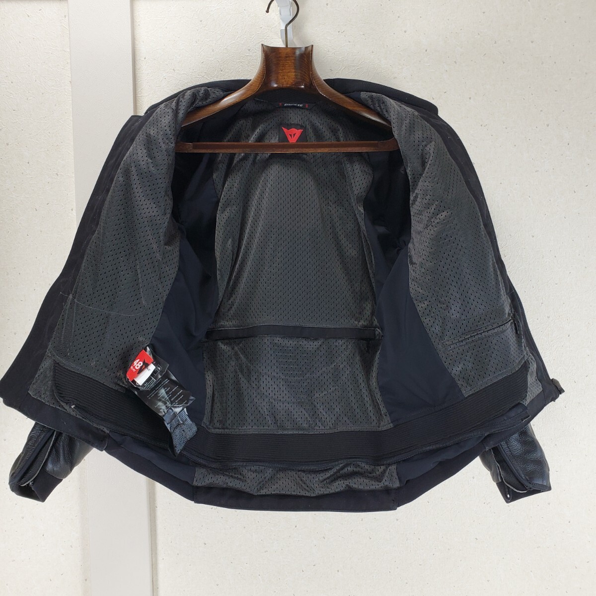 美品 DAINESE ダイネーゼ SPORT PRO LEATHER JACKET PERF 622 美品 DAINESE ダイネーゼ SPORT PRO LEATHER JACKET PERF 622