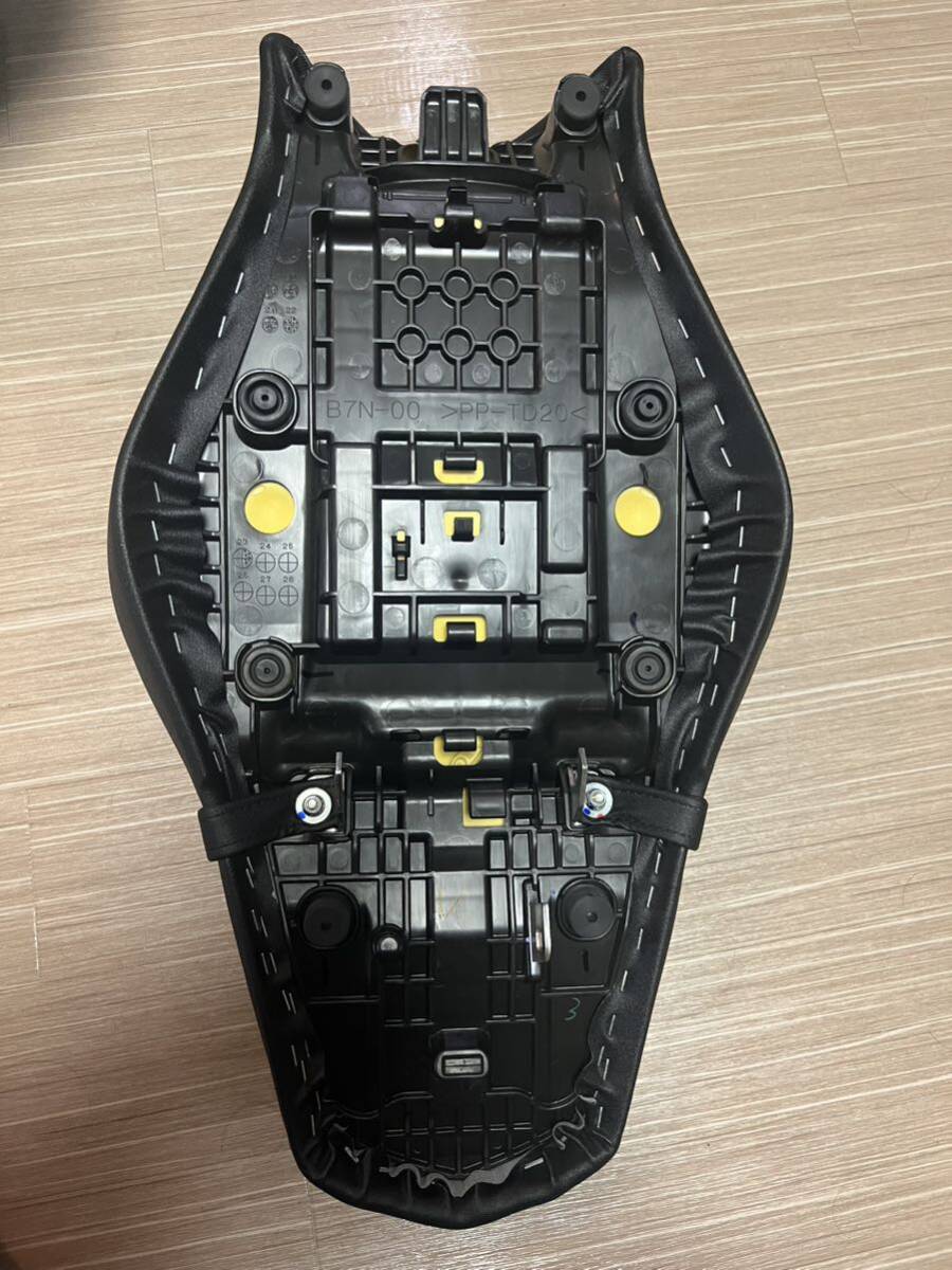 YAMAHA ヤマハ MT09 コンフォートシート 2021〜2023 RN69J YAMAHA ヤマハ MT09 コンフォートシート 2021〜2023 RN69J