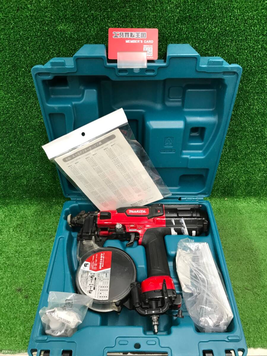 【中古品】★makita(マキタ) 41㎜高圧エアビス打ち機 赤 AR411HR　IT0EAA458NZA